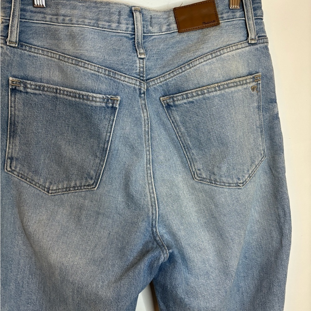 Madewell The Momjean Light Blue Wash Distressed Knees Loose Fit - Picture 7 of 9